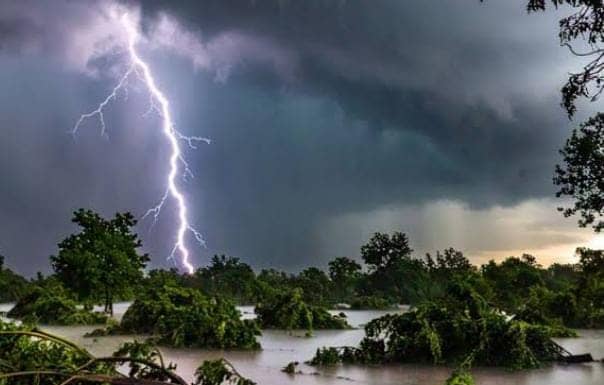 Weather Alert:आज झारखंड के इन 8 जिलों में तेज हवा के साथ होगी बारिश, वज्रपात का अलर्ट,पढें अगले 4 दिन कैसा रहेगा मौसम