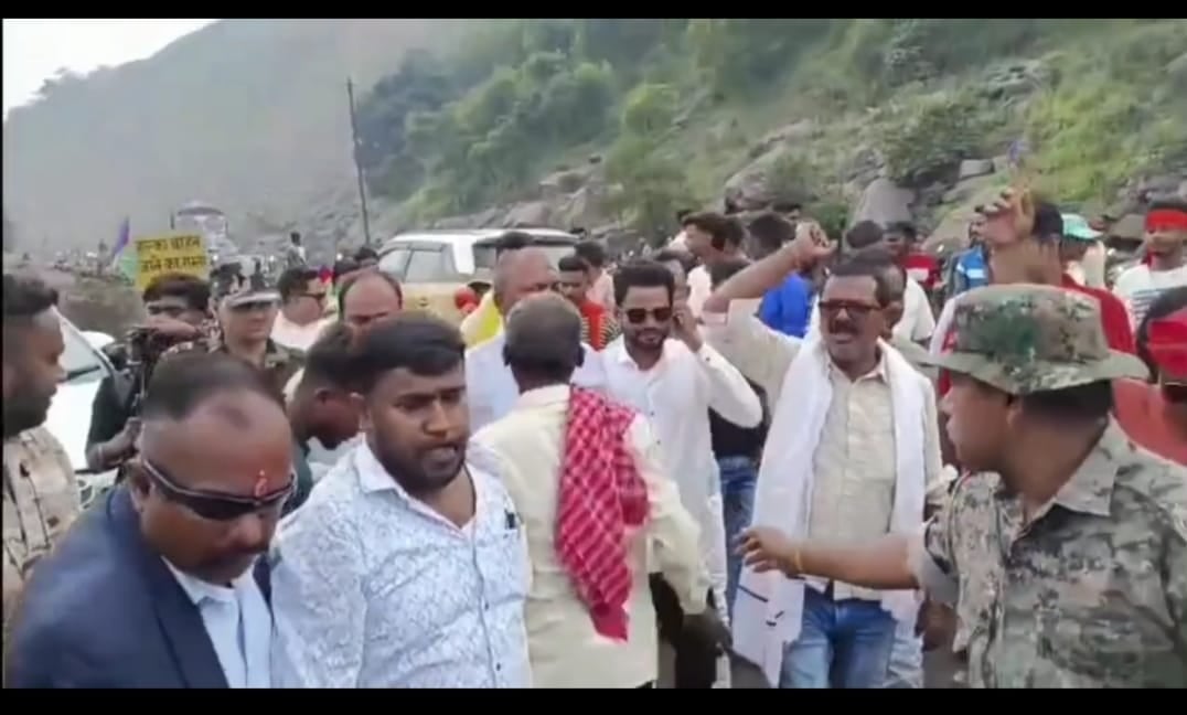 धनबाद के बाघमारा की राजनीति : क्या गिरिडीह-धनबाद सांसद के बीच चल रही है प्रतिद्वंदिता, पढ़िए क्यों है यह सवाल !