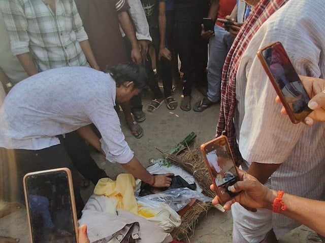 सच्ची मोहब्बत की मिसाल बना ये युवक, मरने के बाद भी नहीं तोड़ी कसम, प्रेमिका की लाश से रचाई शादी, देखिए VIDEO