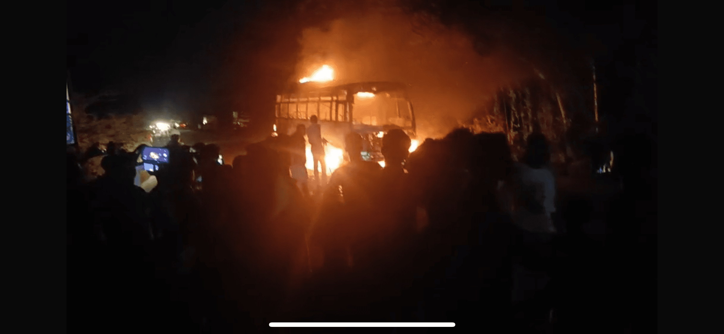 Breaking : मुहर्रम जुलूस के दौरान बड़ा हादसा: बस ने दो लोगों को कुचला, भीड़ ने बस में लगाई आग