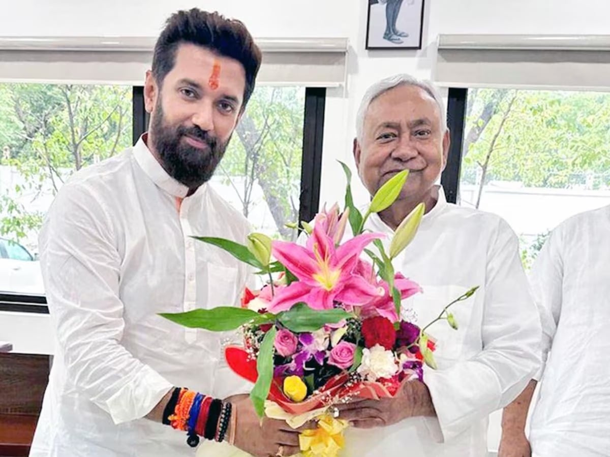 Bihar Politics: बिहार में क्या नीतीश कुमार को समेटने की है तैयारी, क्यों चिराग पासवान हो गए हैं आक्रामक, पढ़िए इस रिपोर्ट में