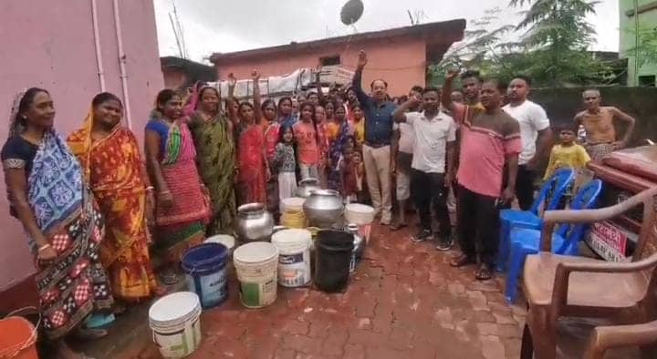 जमशेदपुर:पानी से लबालब भरी है स्वर्णरेखा और खरकई नदी लेकिन फिर भी क्यों पानी के लिए तरस रहे हैं मानगो वासी, पढें वजह