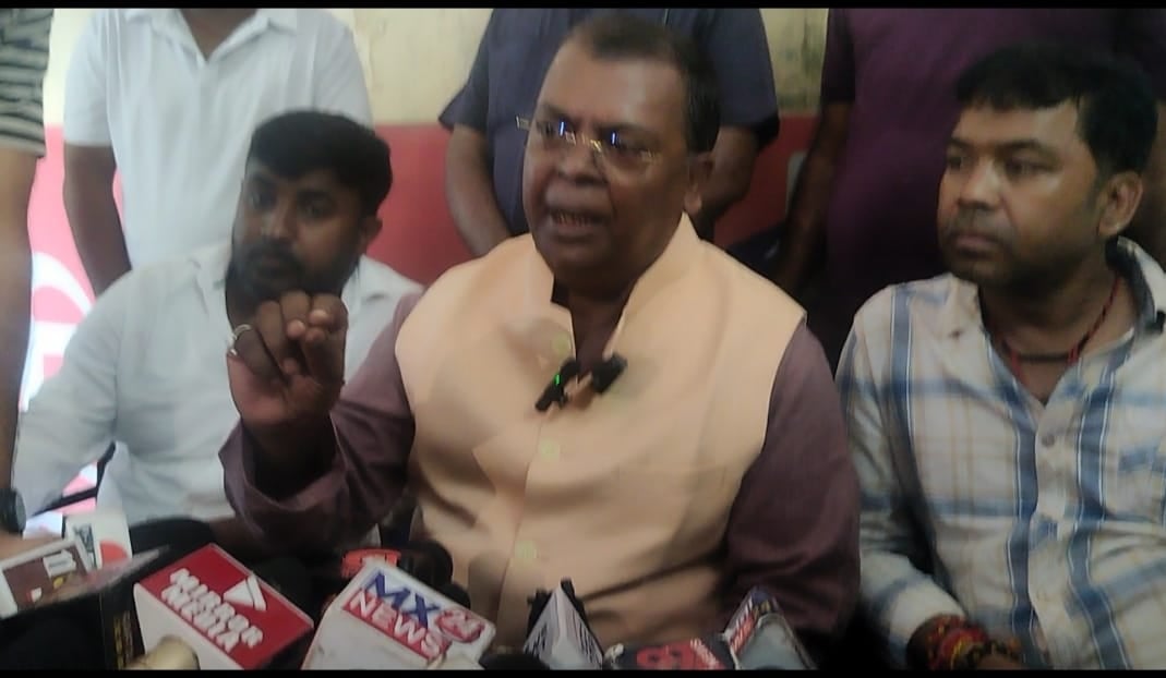 बाघमारा में मौत का तांडव: सांसद का आरोप -बारह लोग दबे हैं अवैध खदान में, दस लाख में हुआ है एक लाश का सौदा!