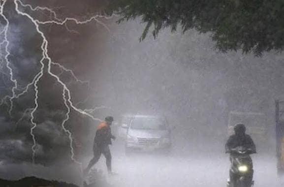 Weather Alert: एक बार फिर से झारखंड में सक्रिय हुआ मानसून,आज इन 13 जिलों में भारी बारिश के साथ वज्रपात का अलर्ट