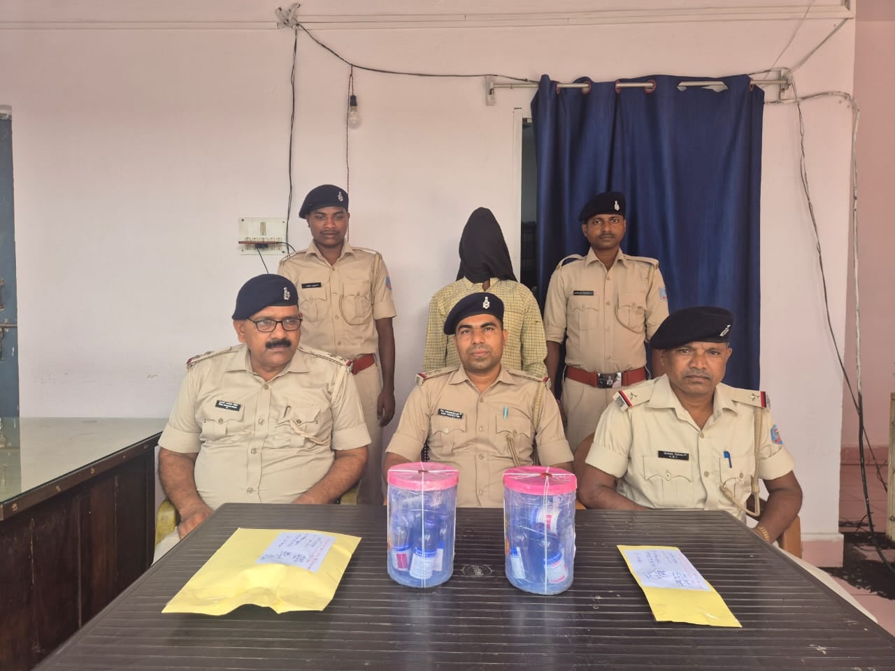 साहिबगंज: कफ सिरप खरीद बिक्री करने वाले आरोपी को पुलिस ने किया गिरफ्तार