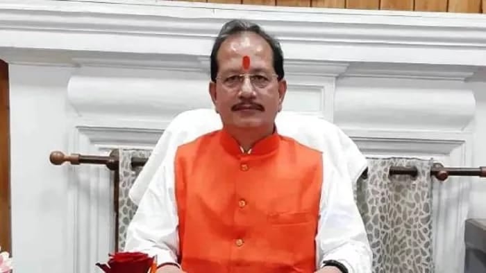दो वोटर आईडी रखने का मामला: उपमुख्यमंत्री विजय सिन्हा बोले- चुनाव आयोग के नोटिस का हर हाल में दूंगा जवाब, हम कानून माननेवाले लोग