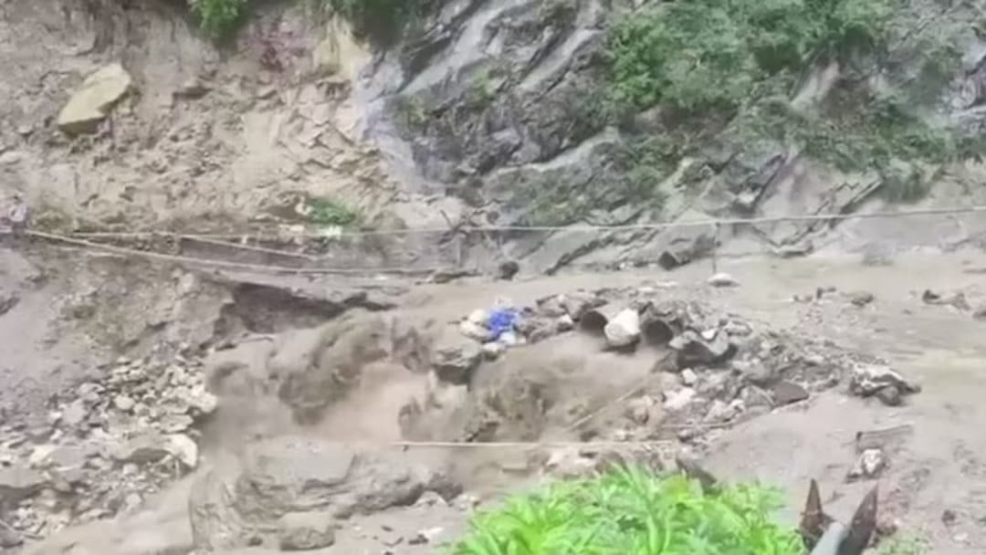 Breaking: जम्मू-कश्मीर के किश्तवाड़ में बादल फटने से 33 लोगों की मौत, राहत और बचाव कार्य जारी
