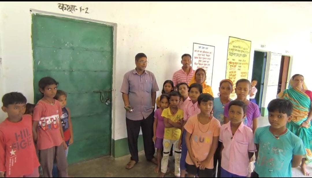 वाह रे चोर! स्कूल से गायब किया बच्चों के खाने का बर्तन,अब बच्चे कैसे खायेंगे एमडीएम