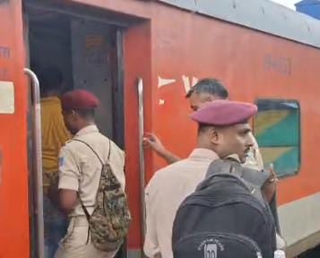 साहिबगंज: लाखों के नकली नोटों के साथ तीन अंतरराज्यीय तस्कर गिरफ्तार, पढ़ें कैसे हुआ मामले का खुलासा