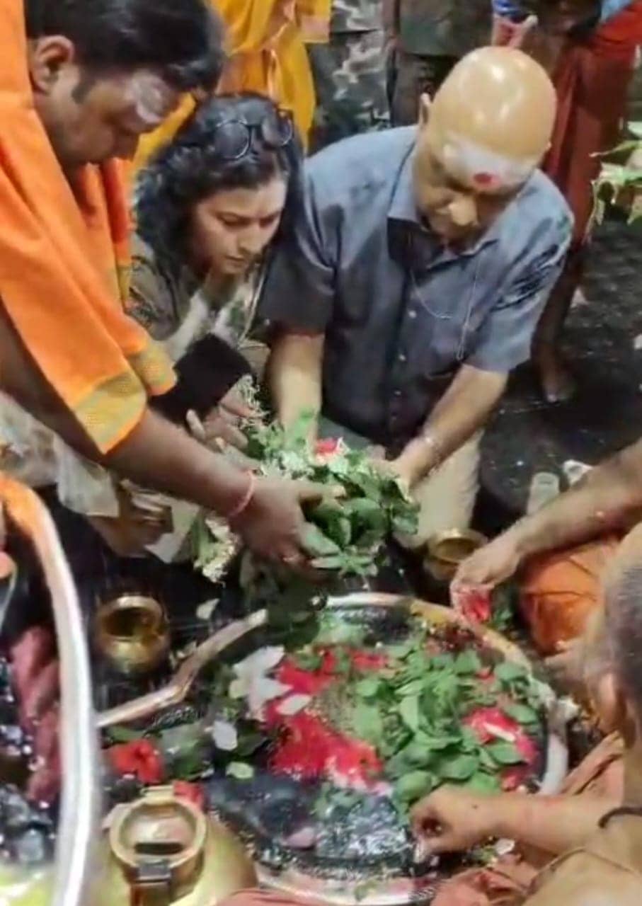 सीबीआई के निदेशक प्रवीण सूद पहुंचे देवघर, बाबा बैद्यनाथ के दरबार में लगाई हाजरी