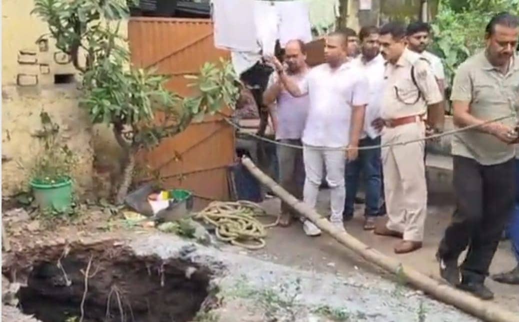 देखिये कोयला राज्य मंत्री जी ! कोयलांचल की धरती अब कैसे ककड़ी की तरह फट कर धंस रही है