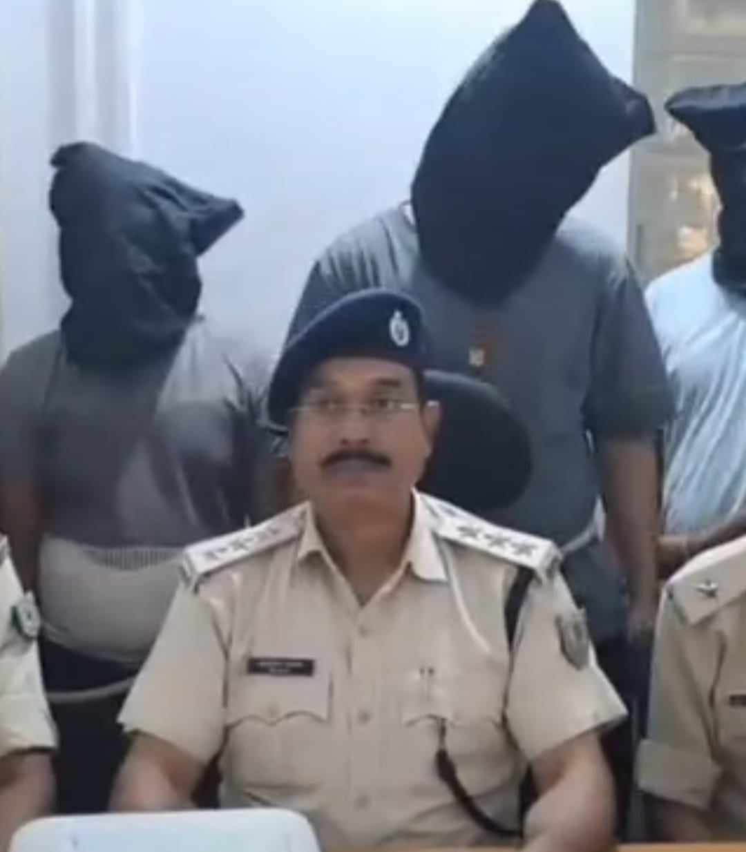 Dhanbad: चिरकुंडा से पकड़ाए चार साइबर अपराधी, करतूत जान आप भी हो जाएंगे हैरान