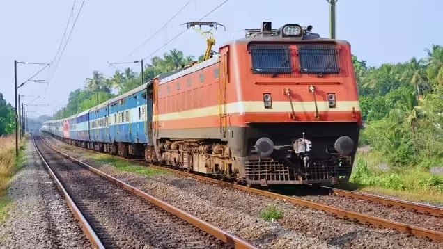 Railway News: रेलवे कर्मचारियों को सुविधा के साथ शिकंजा कसने की क्या है तैयारी, पढ़िए डिटेल्स में !