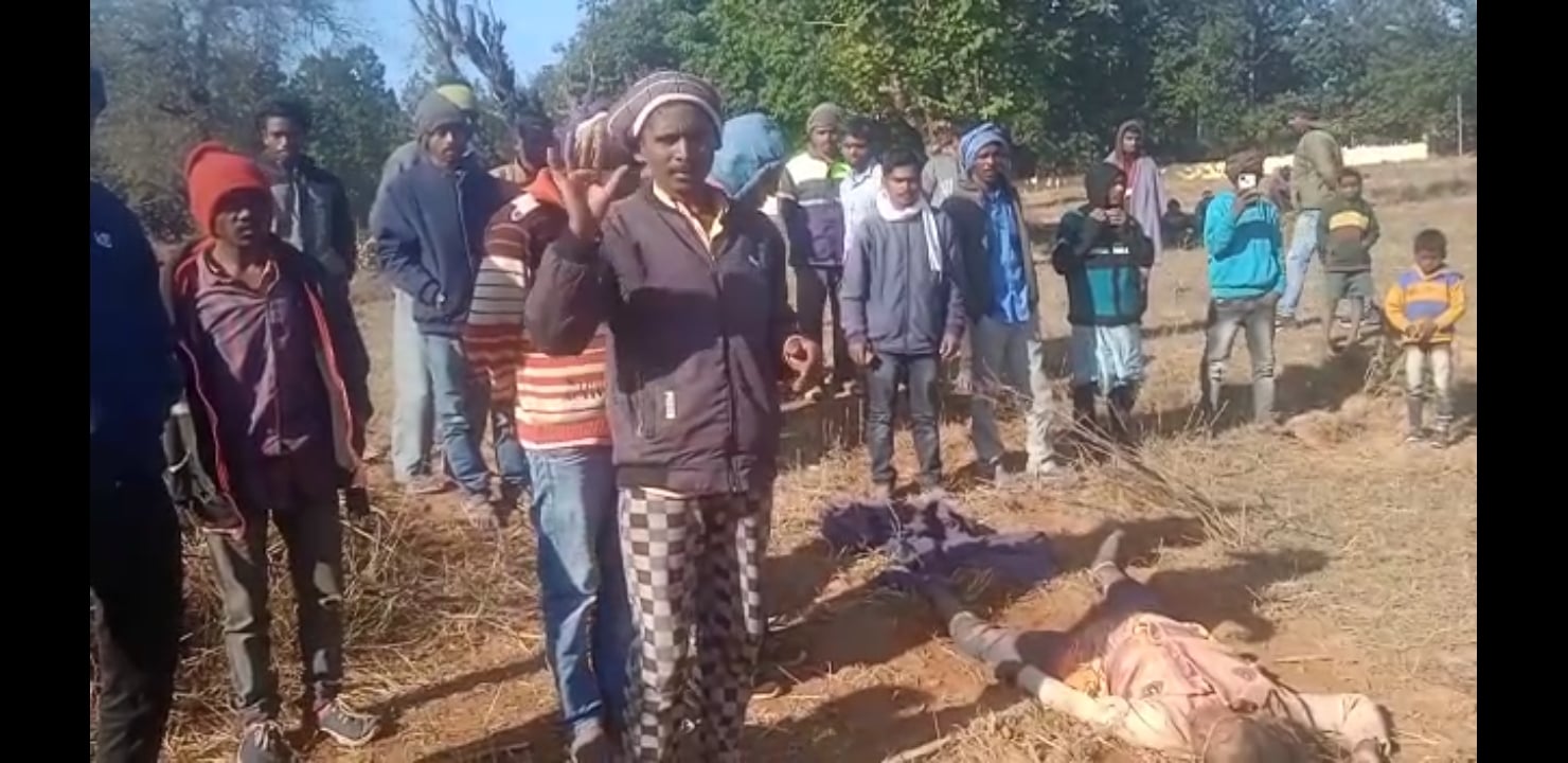 चंदवा में जंगली हाथी ने महिला को कुचल कर मार डाला , गजराज के आतंक से दहशत में ग्रामीण