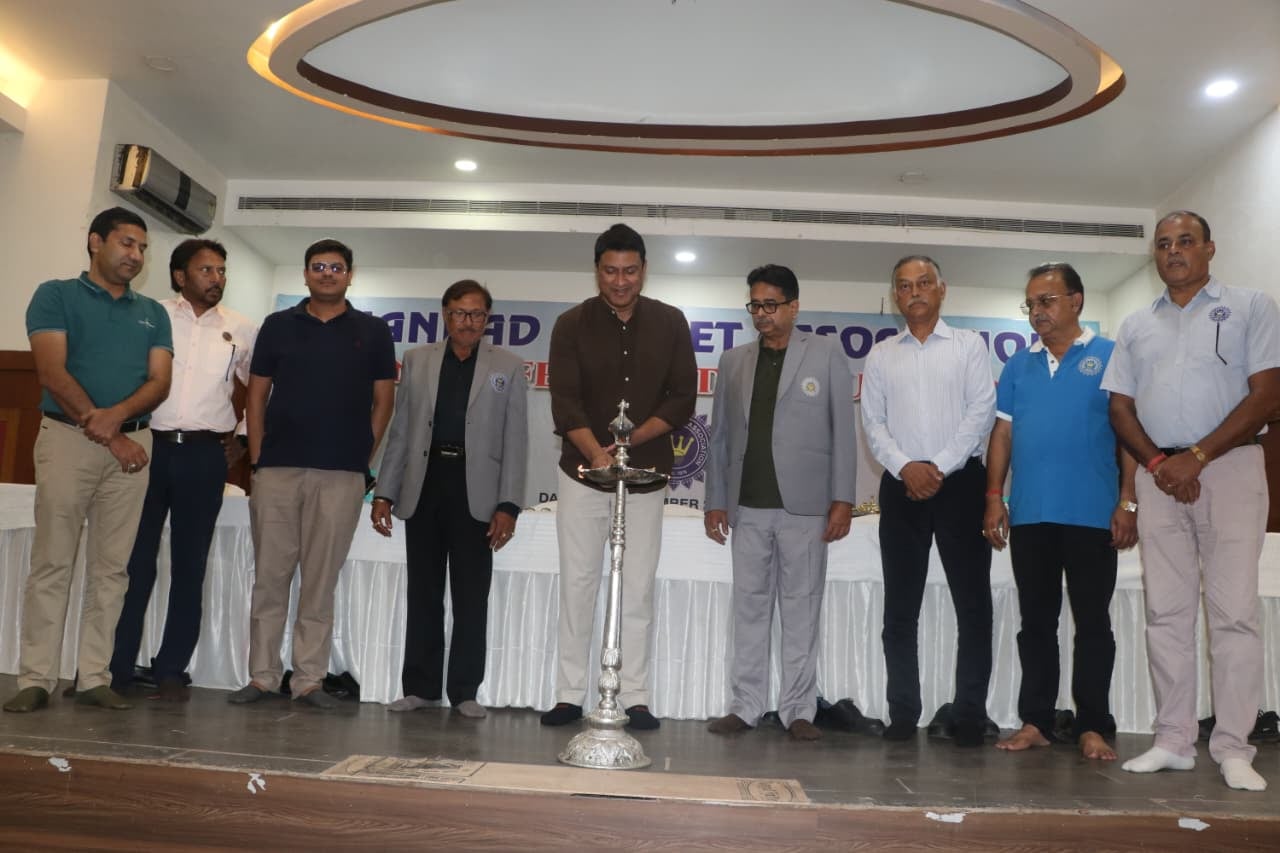धनबाद क्रिकेट के लिए उर्बरा धरती, सजाने-संवारने की जरुरत, पढ़िए किसने और कब कही यह बातें !