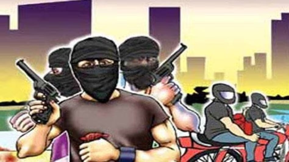 BREAKING : SBI के बैंक से 21 करोड़ की लूट, लुटेरों ने कर्मचारियों को बनाया बंधक