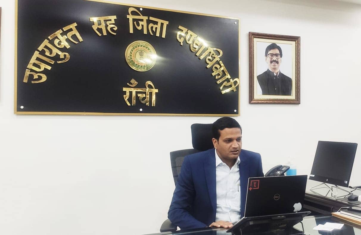 उपायुक्त ने स्कूलों में विशेष वैक्सीनेशन कैम्प लगाने के दिए निर्देश