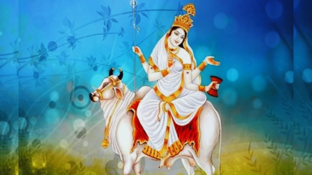 कल होगी महाष्टमी की पूजा, जानिए माता महागौरी का महामंत्र और दीपक जलाने का सही मुहूर्त