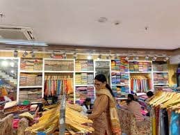 दुर्गा पूजा से छठ तक खादी मॉल पटना में महा ऑफर, खादी उत्पादों पर मिलेगी 50% की भारी छूट