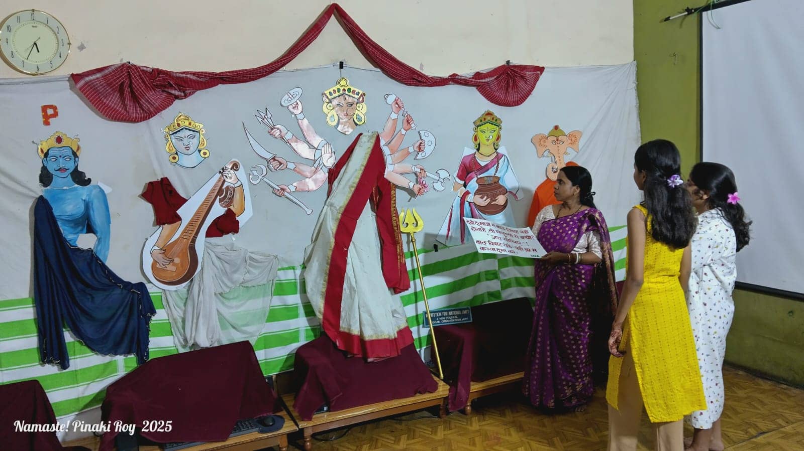 2025 के पूजा पंडालों में सन्देश भी : झरिया में 'बाल विवाह रोकने' का सन्देश कैसे दे रही सामाजिक संस्था, पढ़िए