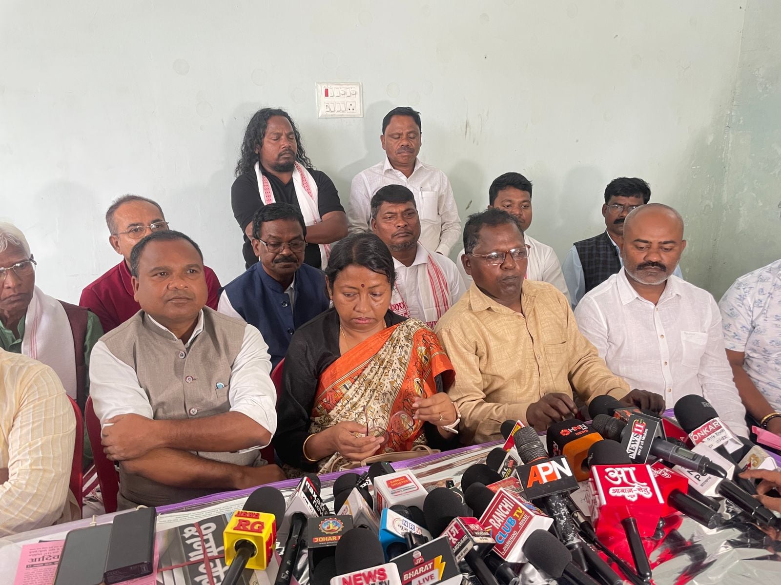 कुड़मी नेता देख रहे मुख्यमंत्री बनने का सपना!गुस्से में लाल आदिवासी अब 17 अक्टूबर को रांची में करेंगे उलगुलान