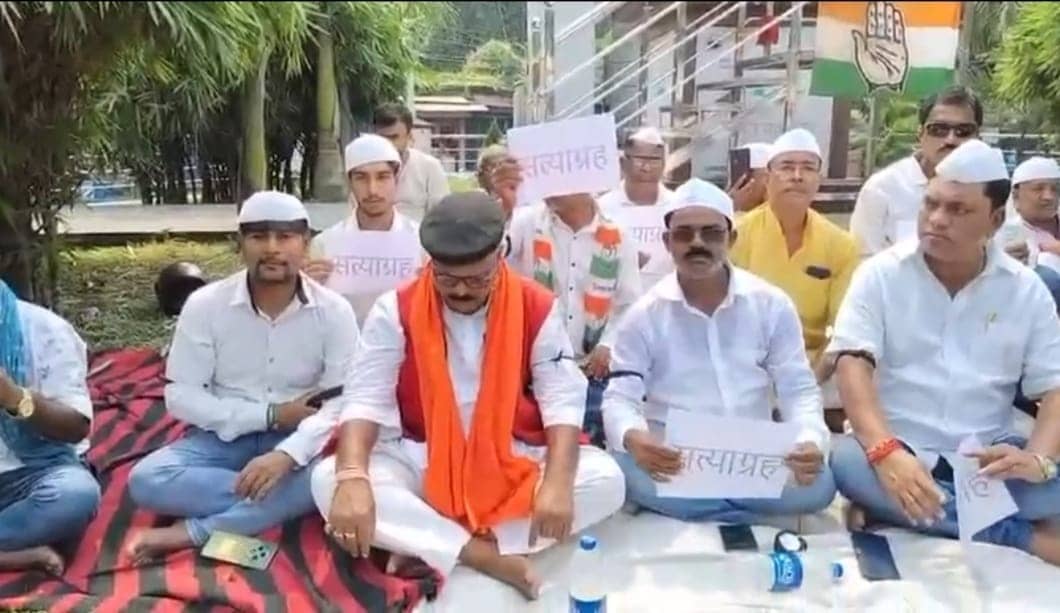 फिर अध्यक्ष बनने के बाद संतोष सिंह पहुंचे धनबाद, आखिर क्यों पक्ष से अधिक गुंजी विरोध की आवाज़, पढ़िए !