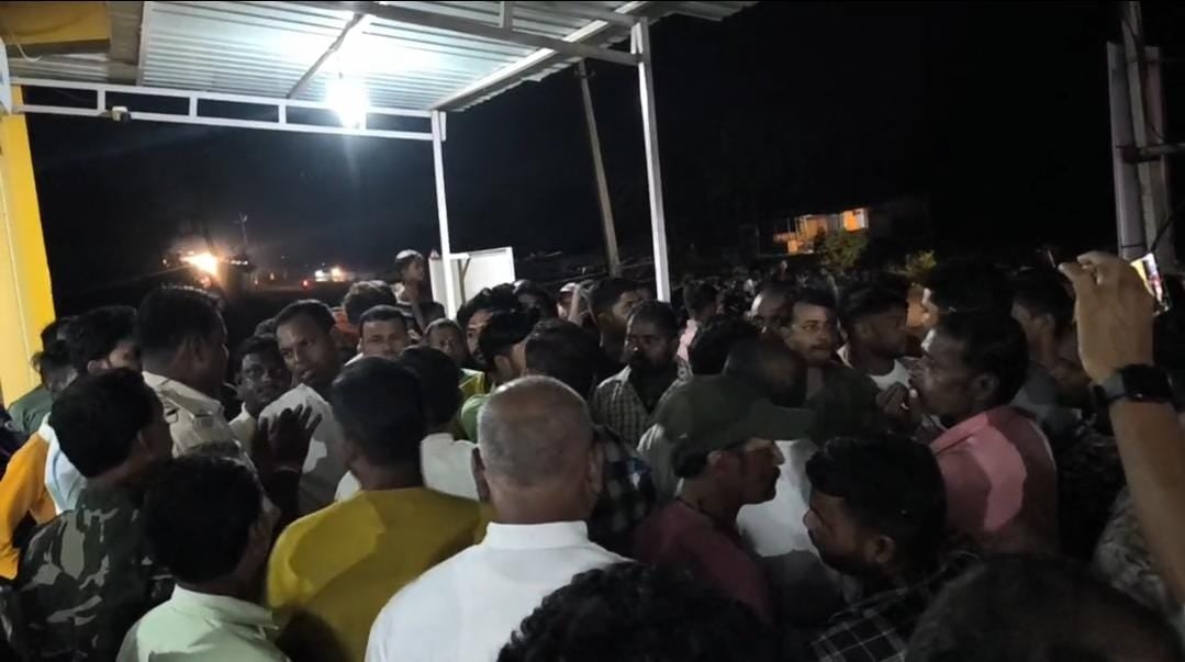 अवैध कोयला उत्खनन में टैक्टर चालक की मौत, परिजन मुआवजे की कर रहे मांग