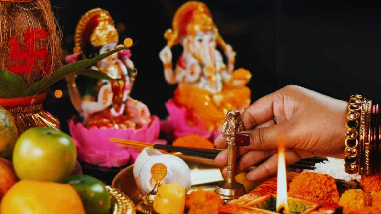 Diwali 2025 : इस दिवाली मां लक्ष्मी को चढ़ाएं ये भोग, खुल जाएंगे धन और समृद्धि के द्वार !