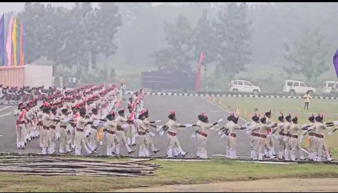 साहिबगंज में नवनियुक्त चौकीदारों का हुआ पासिंग आउट परेड, डीसी और एसपी ने सभी को दिलाई शपथ