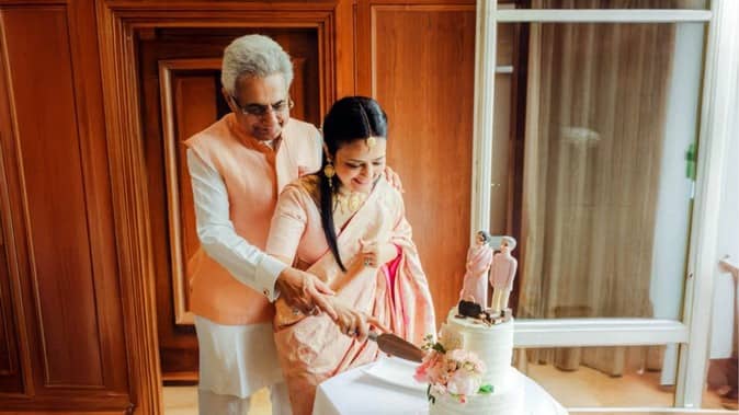 तृणमूल की चर्चित सांसद महुआ मोइत्रा फिर घिर गई है एक विवाद में,पढ़िए -रिसेप्शन पार्टी पर क्यों उठे सवाल !