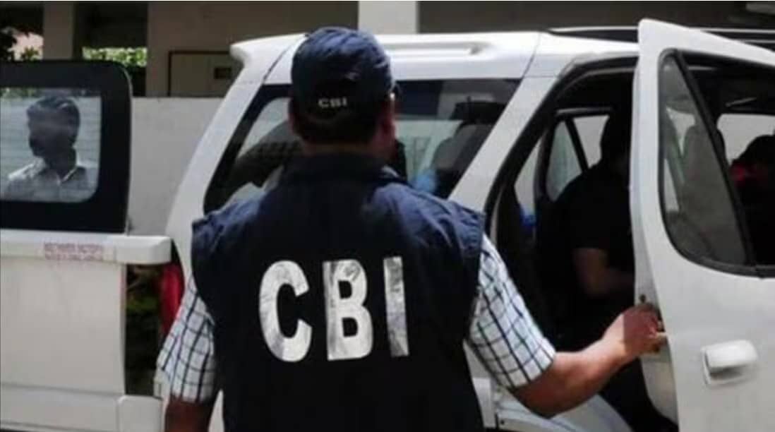 BREAKING: सरायकेला में CBI की बड़ी कार्रवाई, पोस्टल असिस्टेंट और इंस्पेक्टर को 20 हजार रुपये लेते रंगे हाथ पकड़ा