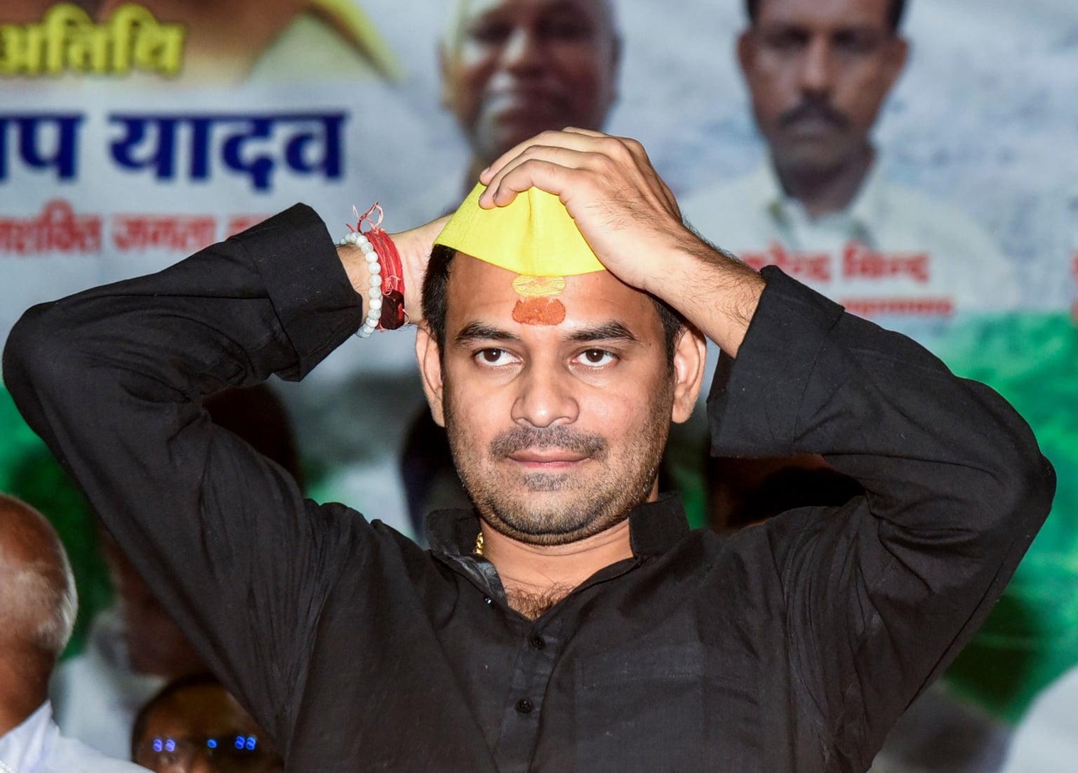 Bihar Result 2025: महुआ सीट पर तेज प्रताप यादव 4 हजार वोटों से पीछे