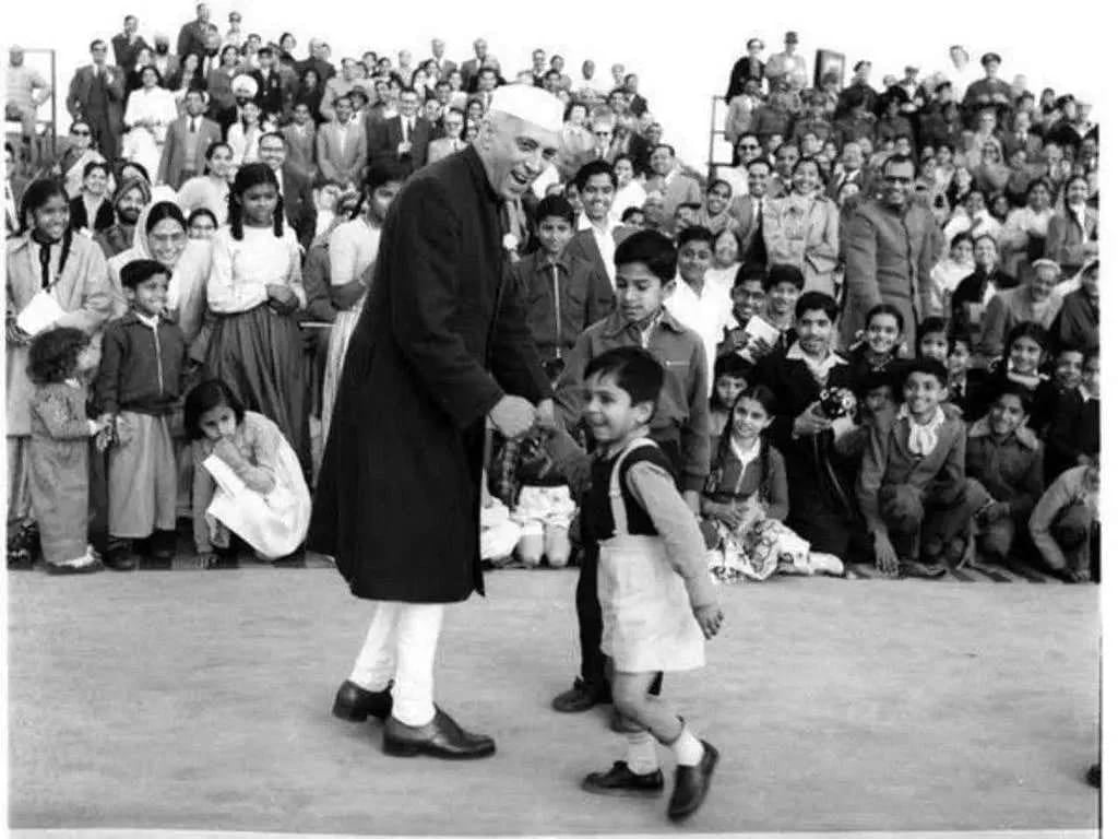बाल दिवस विशेष: ‘चाचा नेहरू’ की ज़िंदगी की वह रोचक घटना, जिसने उन्हें बनाया बच्चों का असली नायक