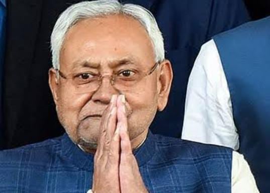 नीतीश ही होंगे मुख्यमंत्री! आवास पर बढ़ी राजनीतिक हलचल, विधायक–मंत्रियों का तांता