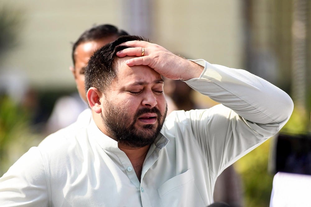बिहार की सियासत: राजद को टूट से बचाना तेजस्वी यादव के लिए क्यों है बड़ी चुनौती, क्यों सलाहकार भी चिंता में!