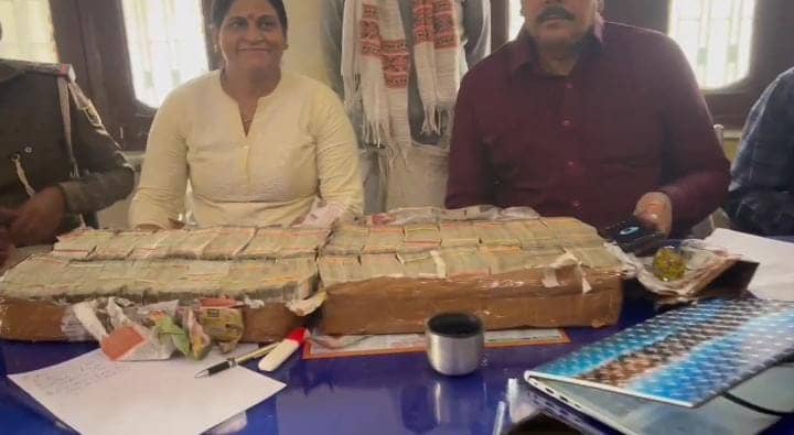 जमुई के झाझा स्टेशन पर रेल पुलिस की बड़ी कार्रवाई, दुरंतो एक्सप्रेस से 70 लाख रुपए बरामद