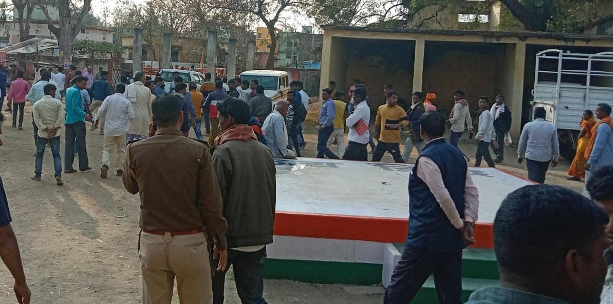 वाहन चेकिंग के दौरान जुर्माना लगाने पर झामुमो नेताओं ने डीटीओ कर्मियों के साथ की मार पीट, दो गिरफ्तार