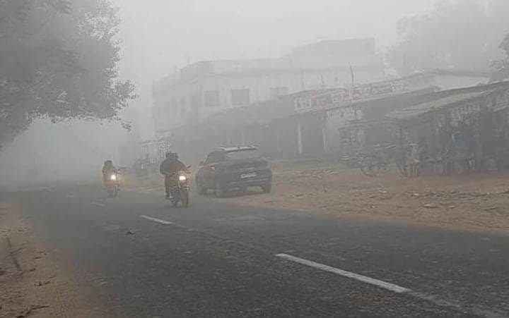 Weather Alert: ठंड से ठिठुरा झारखंड, लगातार गिरते पारे से बढ़ी परेशानी, पढ़े आज के मौसम का हाल