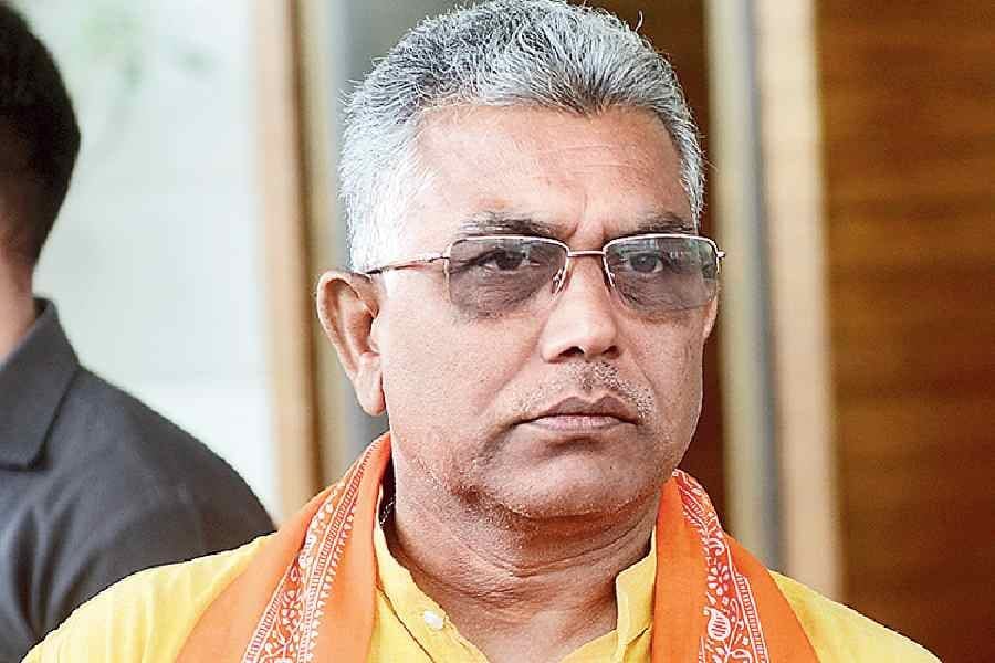 Bengal BJP Politics : पूर्व प्रदेश अध्यक्ष दिलीप घोष के पार्टी मुख्य धारा में लौटने के क्या होंगे मायने, ममता दीदी क्यों दे रही सीधी ललकार !
