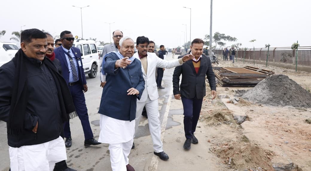 मुख्यमंत्री नीतीश कुमार ने जेपी गंगा पथ के सौंदर्यीकरण कार्यों का किया निरीक्षण, अधिकारियों को दिया ये निर्देश