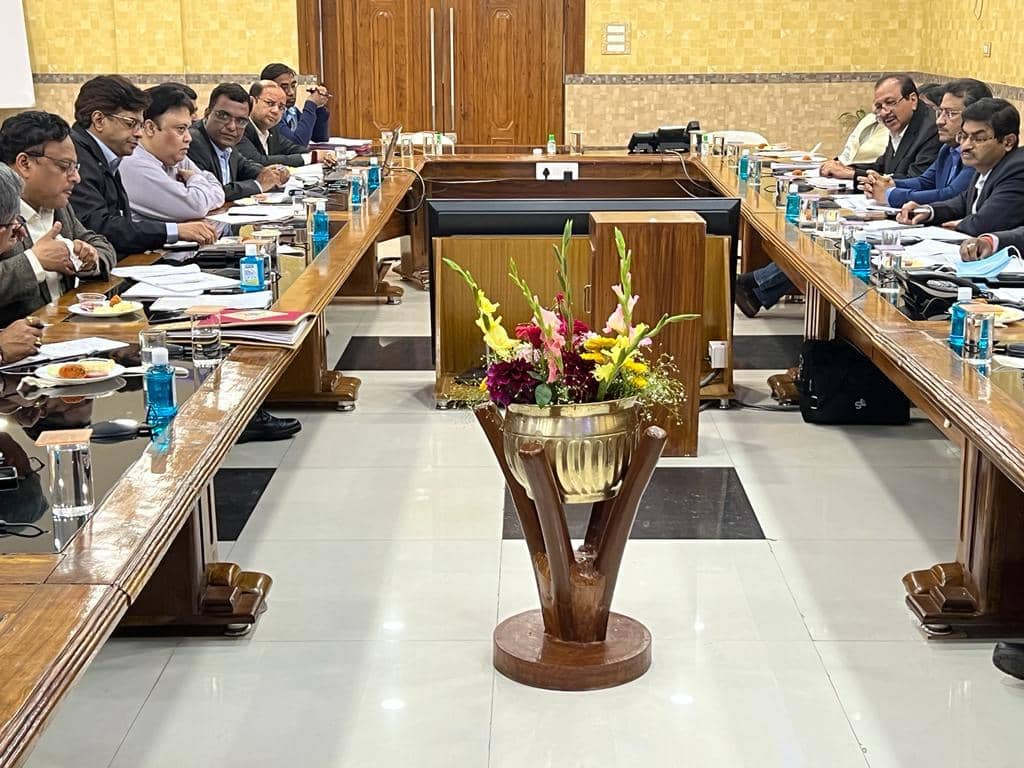 कोयला ढुलाई को लेकर रेलवे जीएम ने एनटीपीसी, बीसीसीएल, सीसीएल के अधिकारियों के साथ की उच्च स्तरीय बैठक