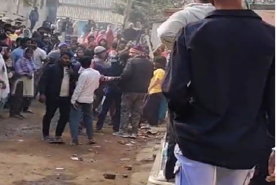 लोहरदगा में सरस्वती पूजा विसर्जन के दौरान दो समुदाय के बीच हुए झड़प, कई लोग हुए घायल