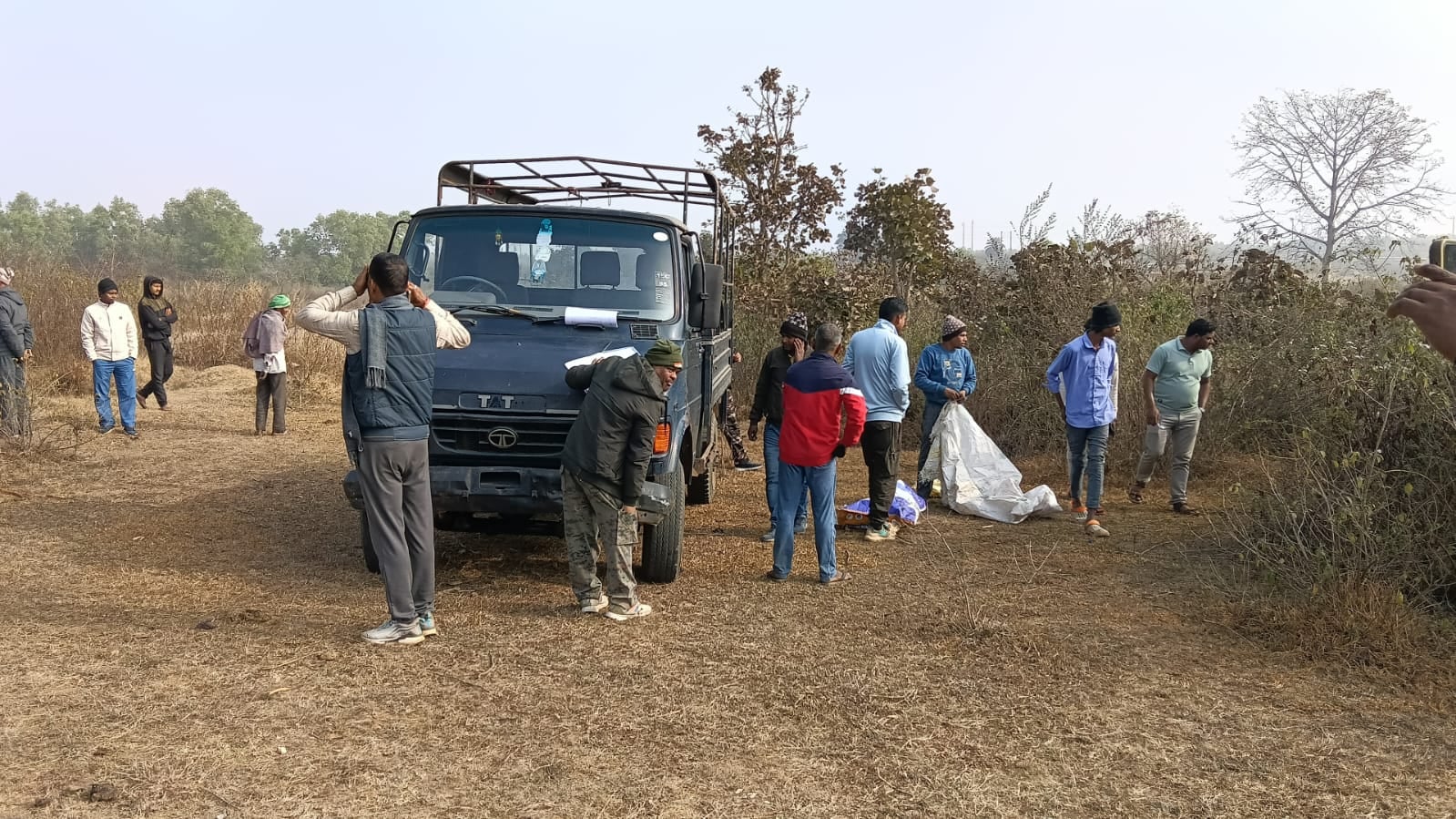 गिरिडीह:बगोदर के कारंबा जंगल में मिला अज्ञात महिला का अधजला शव, जांच में जुटी पुलिस