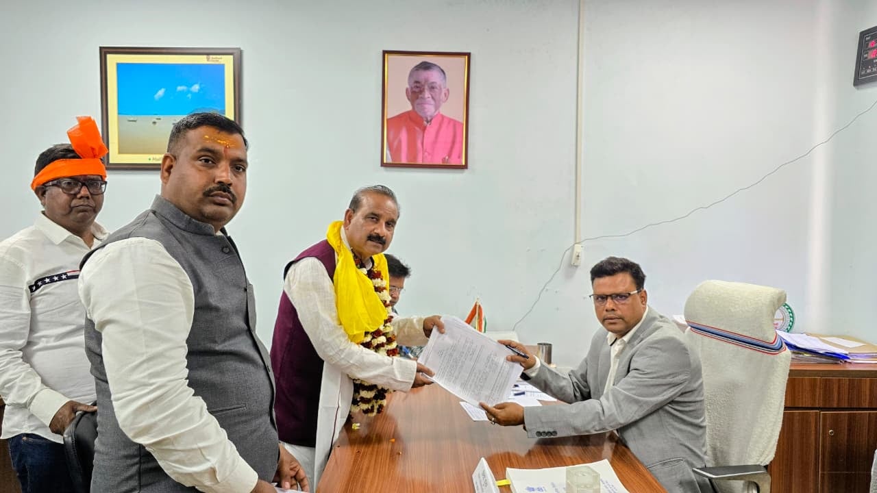 धनबाद में नगर की सरकार: निगम चुनाव में आज लगा जबर्जस्त तड़का,सांसद की पत्नी का परचा चर्चे में
