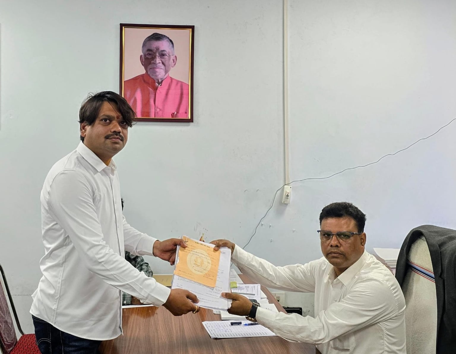 धनबाद में शहर की सरकार: अंतिम दिन मेयर पद के जानिए -कितने उम्मीदवारों ने किया नामांकन!