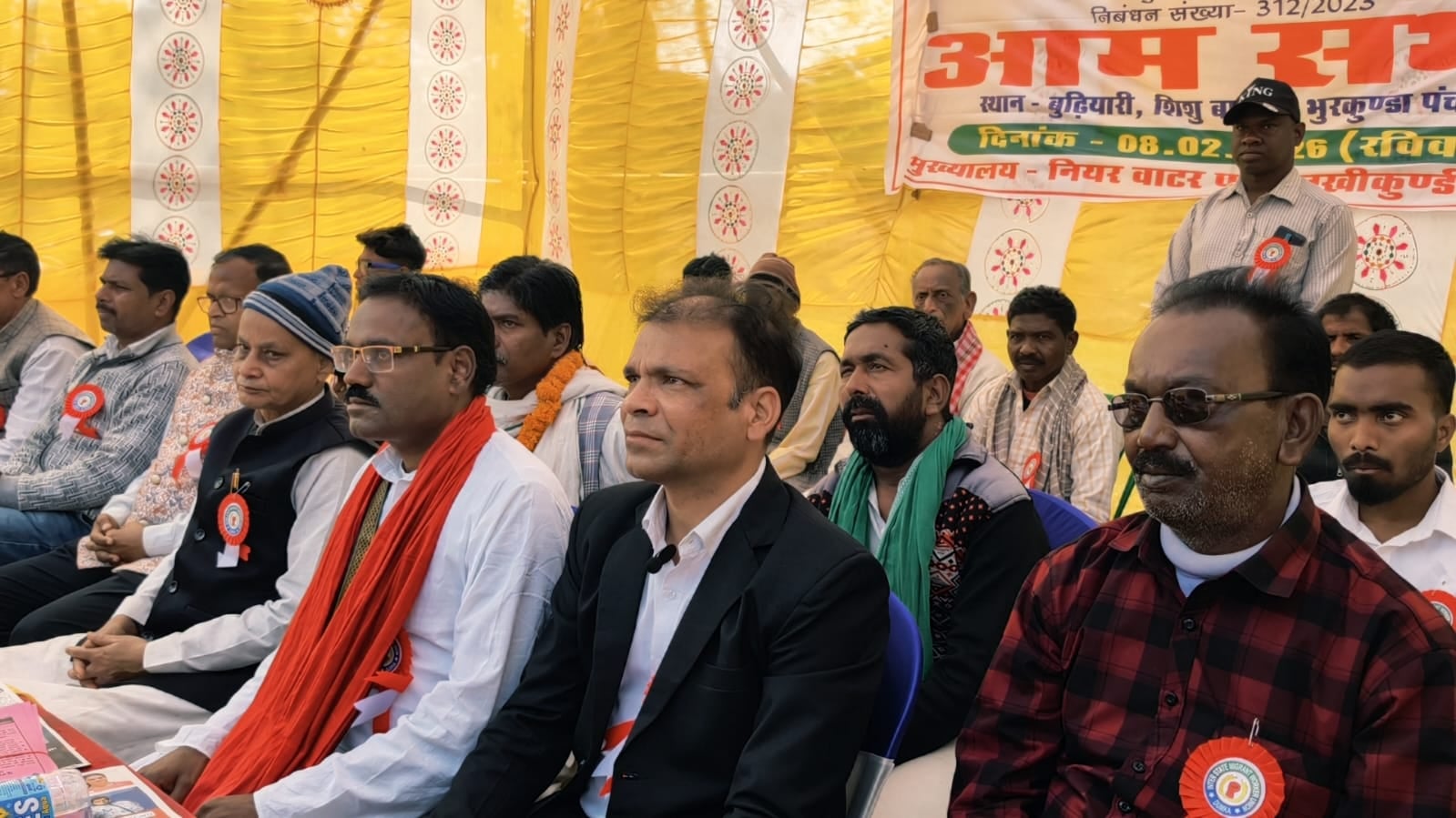 Dumka: Inter-State Migrant Worker Union holds meeting to stop migration, middlemen accused of exploitation । दुमका:पलायन पर रोक को लेकर इंटर स्टेट माइग्रेंट वर्कर यूनियन की बैठक, बिचौलियों पर शोषण का आरोप