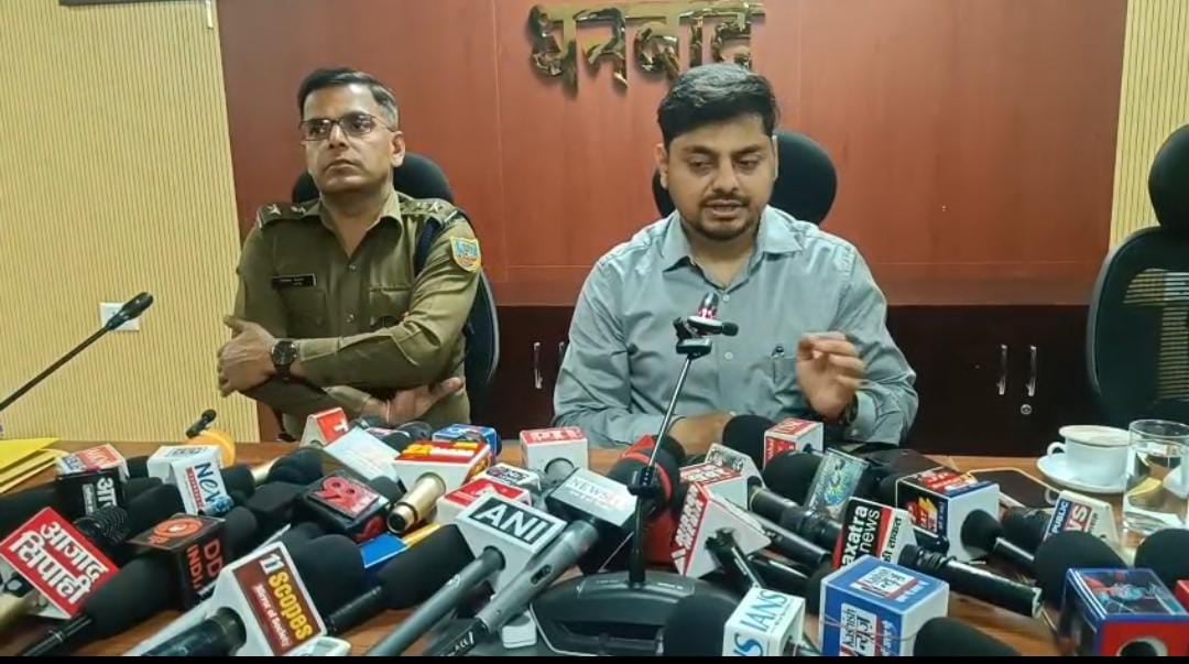 Election preparations complete in Dhanbad; anyone carrying more than ₹199,000 will have to disclose the source । धनबाद में चुनाव की प्रशासनिक तैयारी पूरी, 1 लाख 99 हजार रुपया से अधिक राशि लेकर चलने पर बताना होगा स्त्रोत