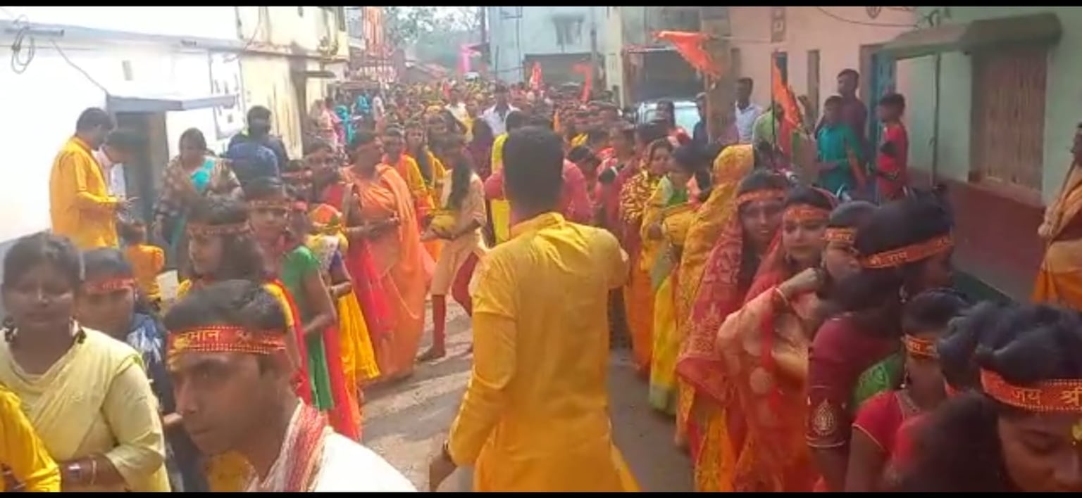 धनबाद के दामोदरपुर में निकली भव्य कलश यात्रा