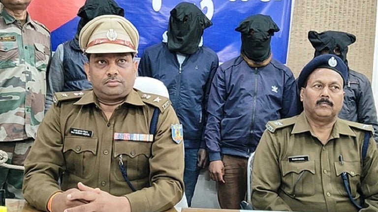 When "Gangs of Jamtara" called the SP, read - how did they get trapped in their own trap। गैंग्स ऑफ़ जामताड़ा" ने जब लगाया एसपी को फ़ोन तो पढ़िए -कैसे फंस गए खुद के जाल में