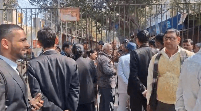 Who is targeting the Patna Civil Court? Who is issuing threats via email? Following the threat mail, both gates closed | किसके निशाने पर है पटना CIVIL COURT ! कौन दे रहा है emailके जरिए धमकी ? थ्रेट मेल के बाद दोनों गेट CLOSE